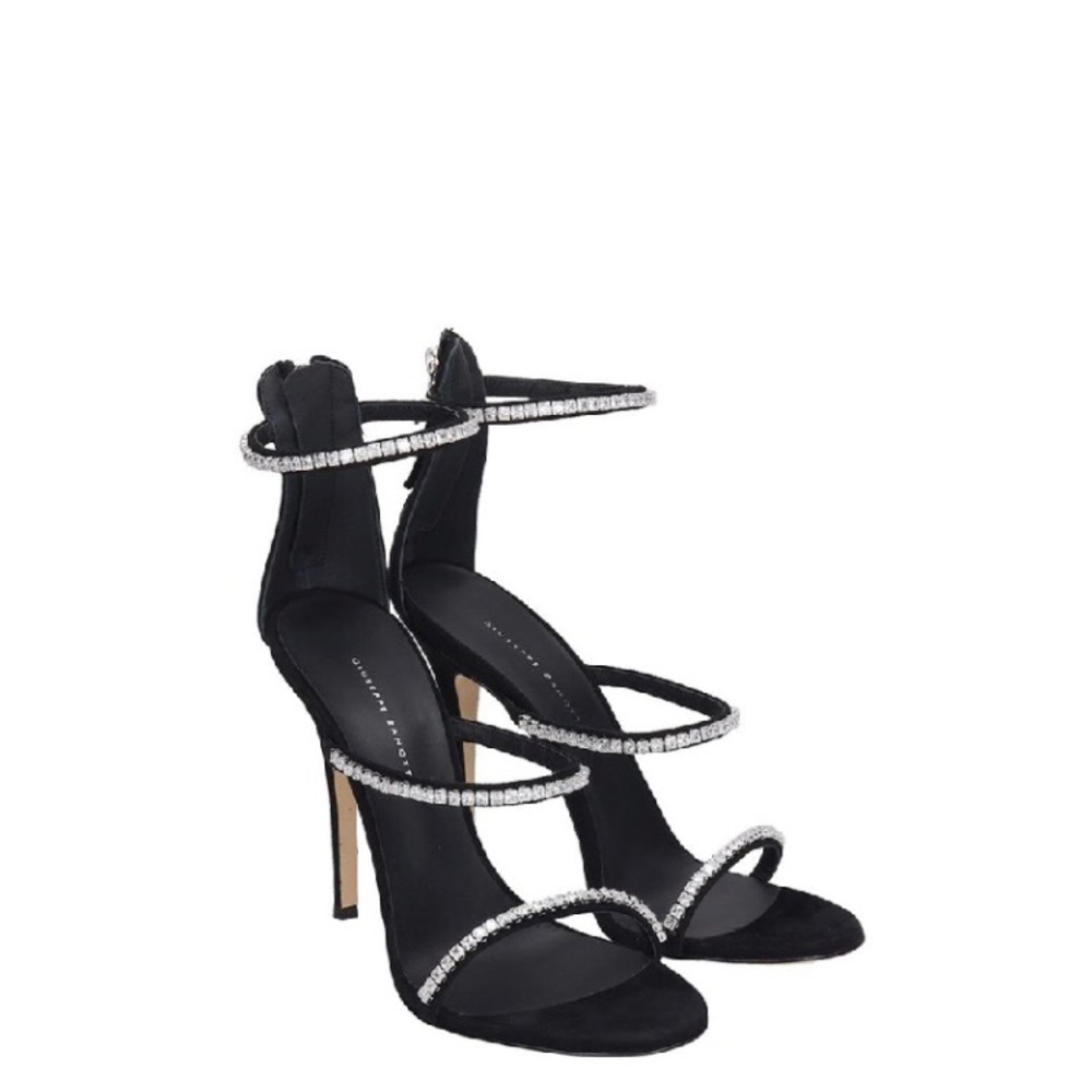 Shoes - Picture 2 of 4